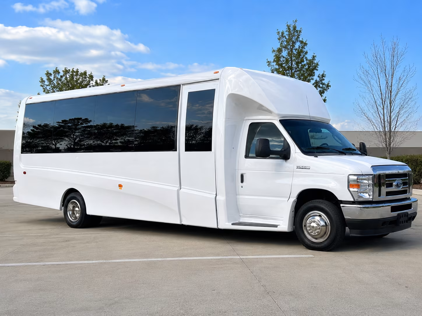 wine event transportation from vancouver to alloro vineyard